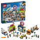 Конструктор LEGO City Town Открытие магазина по продаже пончиков 60233